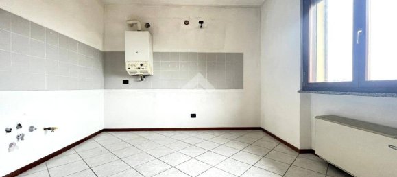 Apartamento de 2 dormitorios en Cremona, Italy No. 343449 4