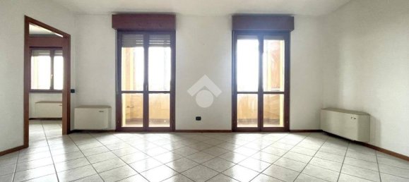Apartamento de 2 dormitorios en Cremona, Italy No. 343449 2