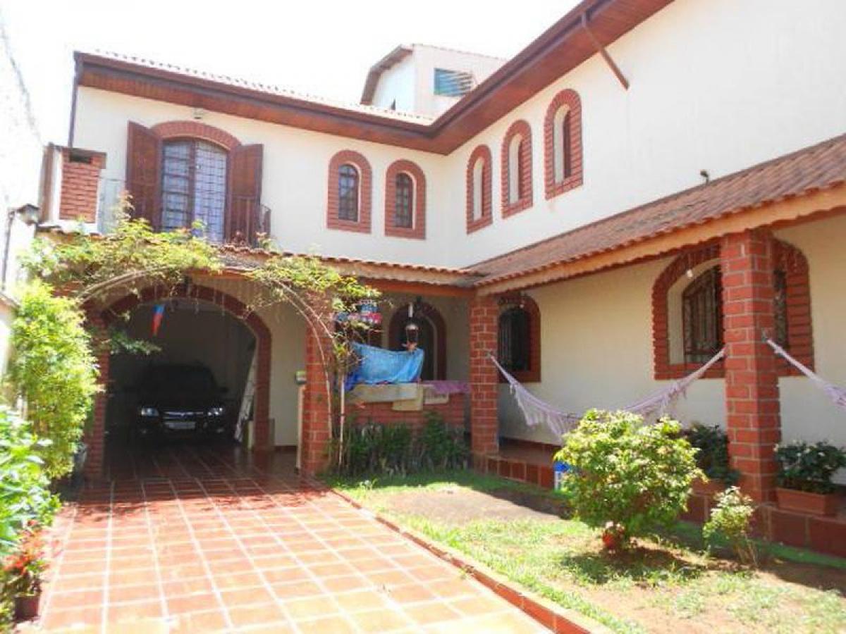 Casa de 4 dormitorios en Sao Paulo, Brazil No. 526765