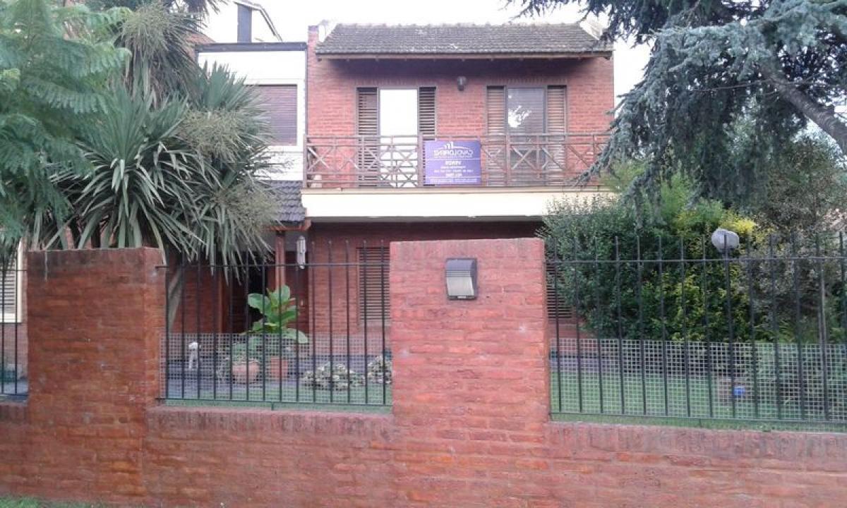 5 bedrooms House in Mar del Plata, Argentina No. 67444