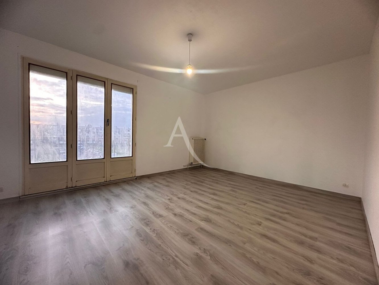 2 bedrooms Apartment in Blois, France No. 155822