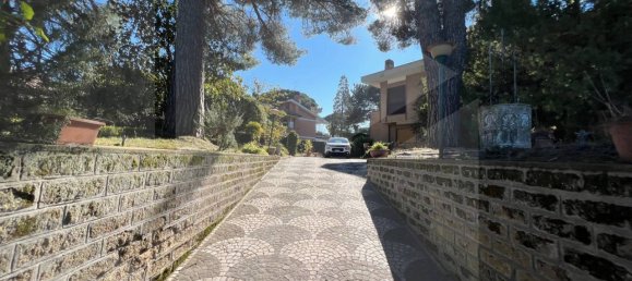 22-Zimmer Villa in Grottaferrata, Italy, Nr. 31010 3