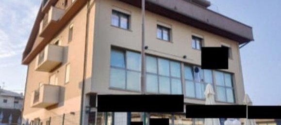 69m² Office in Rovigo, Italy No. 360450 12