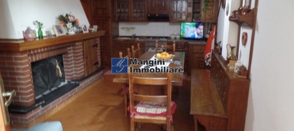 4 rooms Apartment in Livorno, Italy No. 261548 6