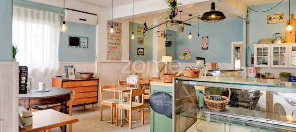 82m² Commercial property in Cascais, Portugal No. 73309 2