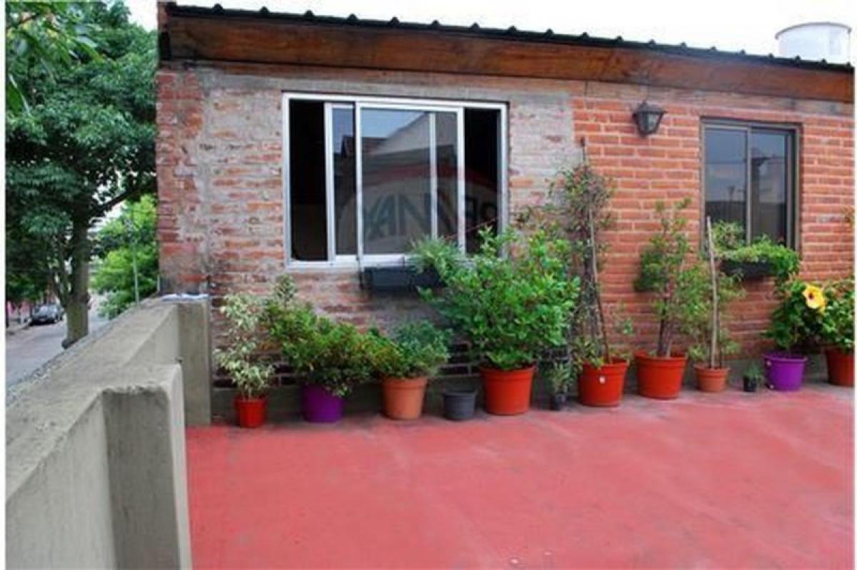 2 bedrooms House in Buenos Aires, Argentina No. 69561