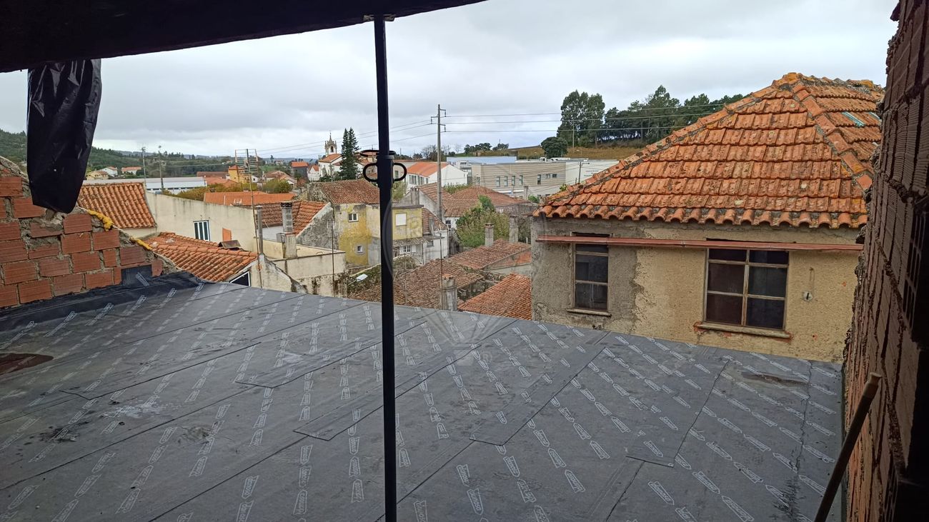 2 bedrooms House in Nogueira do Cravo, Portugal No. 35090