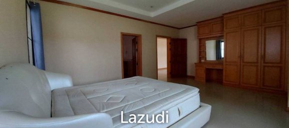 4 bedrooms Cafe / restaurant in Pattaya, Thailand No. 16042 5