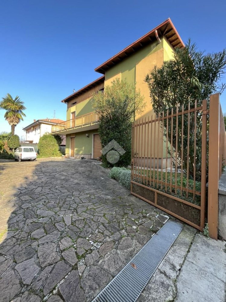 15غرفة فيلا في Seriate, Italy رقم 90795