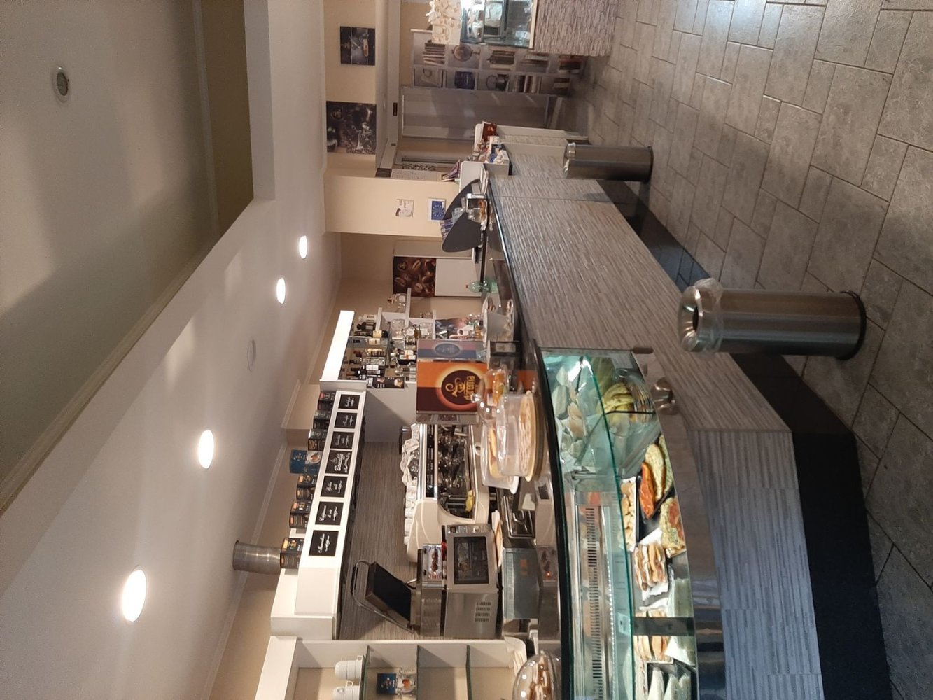 4 rooms Commercial property in Rome, Italy No. 255914