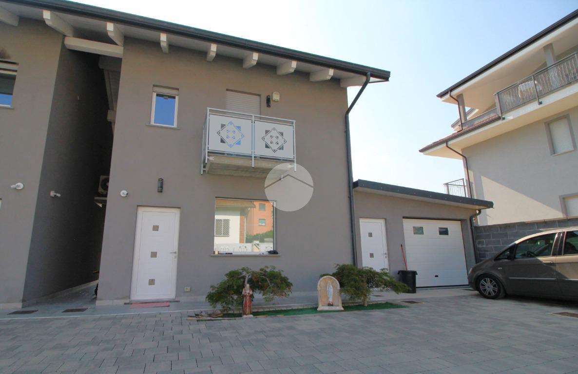 4 rooms Villa in Brandizzo, Italy No. 19976