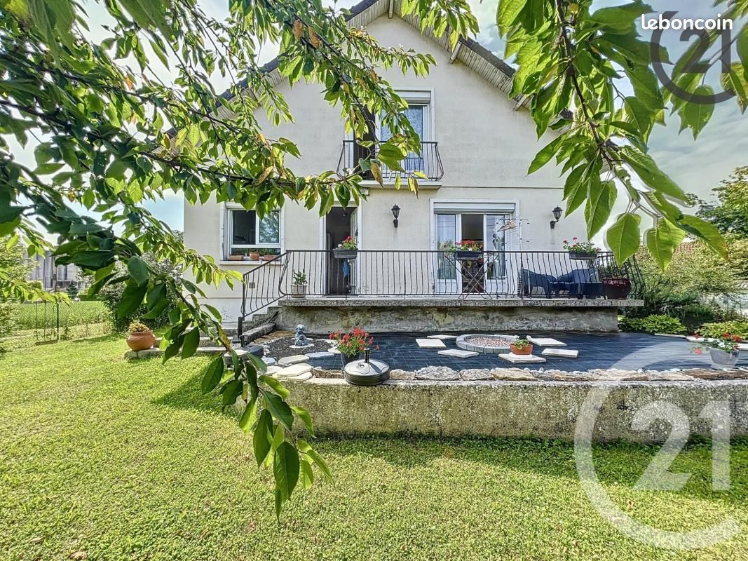 4 غرف نوم منزل في Saint-Mesmin, France رقم 252048