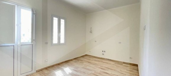 2 rooms Apartment in Bari, Italy No. 33865 3