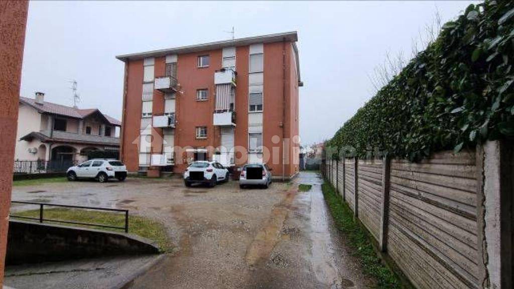 Apartamento T3 em Lonate Pozzolo, Italy N.º 282602