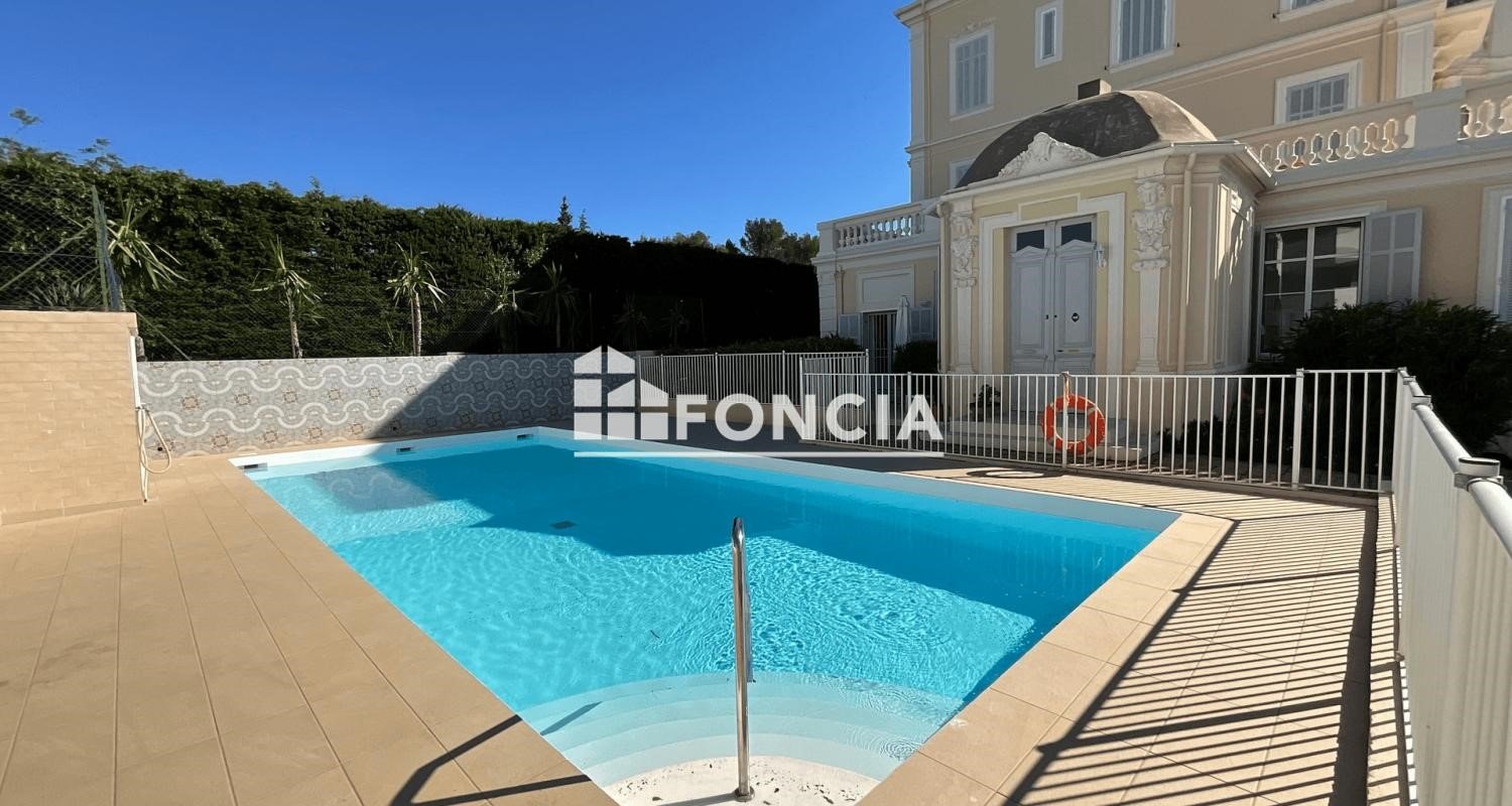 2 bedrooms Apartment in Saint-Raphael, France No. 298033