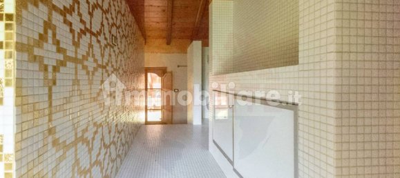 Дом с 8 спальнями в Кьяри, Италия № 121602 36