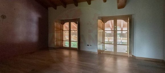 Дом с 8 спальнями в Кьяри, Италия № 121602 43