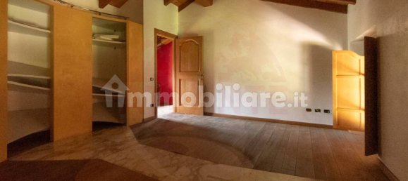 Дом с 8 спальнями в Кьяри, Италия № 121602 34