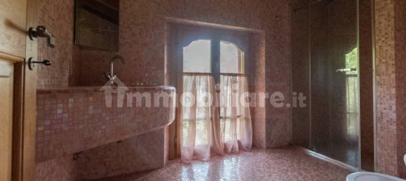 Дом с 8 спальнями в Кьяри, Италия № 121602 44