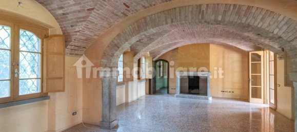 Дом с 8 спальнями в Кьяри, Италия № 121602 3