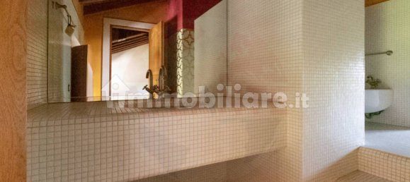 Дом с 8 спальнями в Кьяри, Италия № 121602 35