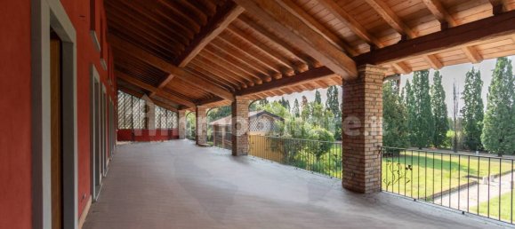 Дом с 8 спальнями в Кьяри, Италия № 121602 17