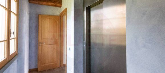 Дом с 8 спальнями в Кьяри, Италия № 121602 28