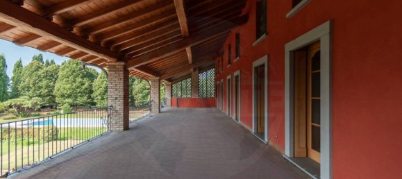 Дом с 8 спальнями в Кьяри, Италия № 121602 22