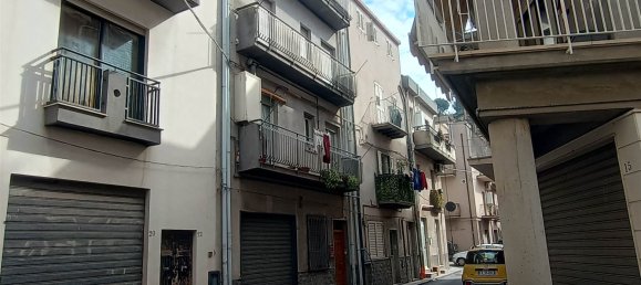 7 bedrooms House in Leonforte, Italy No. 155991 2