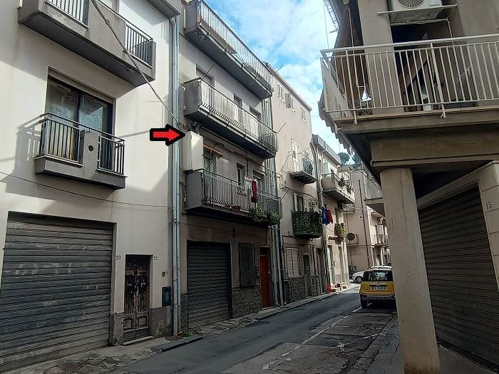 7 bedrooms House in Leonforte, Italy No. 155991