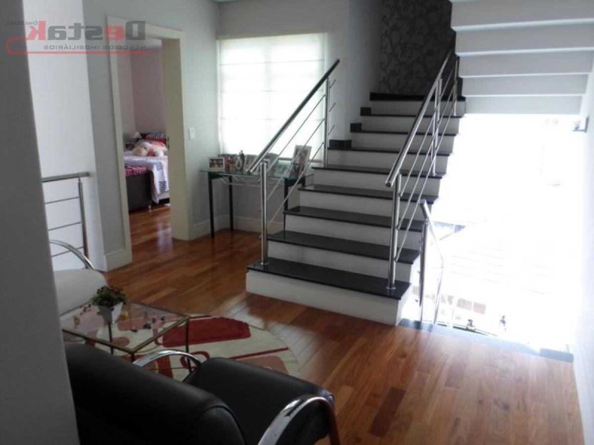 Casa de 4 dormitorios en Sao Paulo, Brazil No. 517020