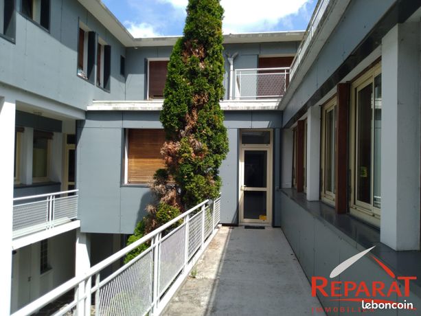 242m² Office in Tulle, France No. 312661