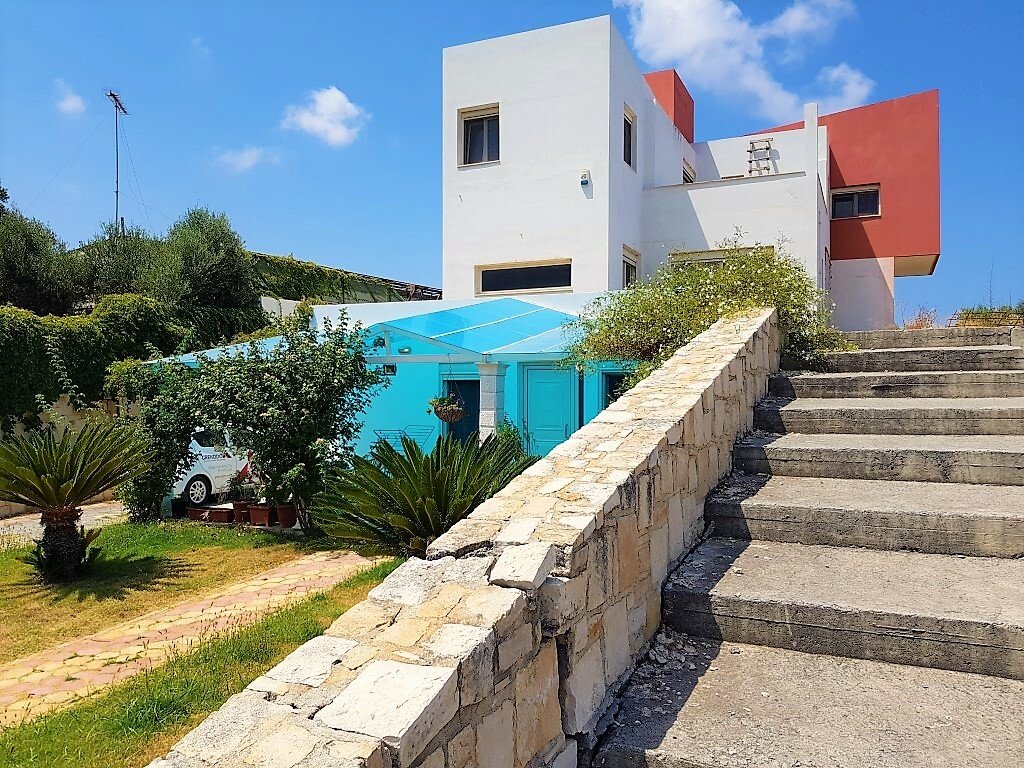 310m² Villa in Hersonissos, Greece No. 3852