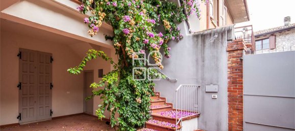 4 Schlafzimmer Haus in San Felice del Benaco, Italy, Nr. 78690 3