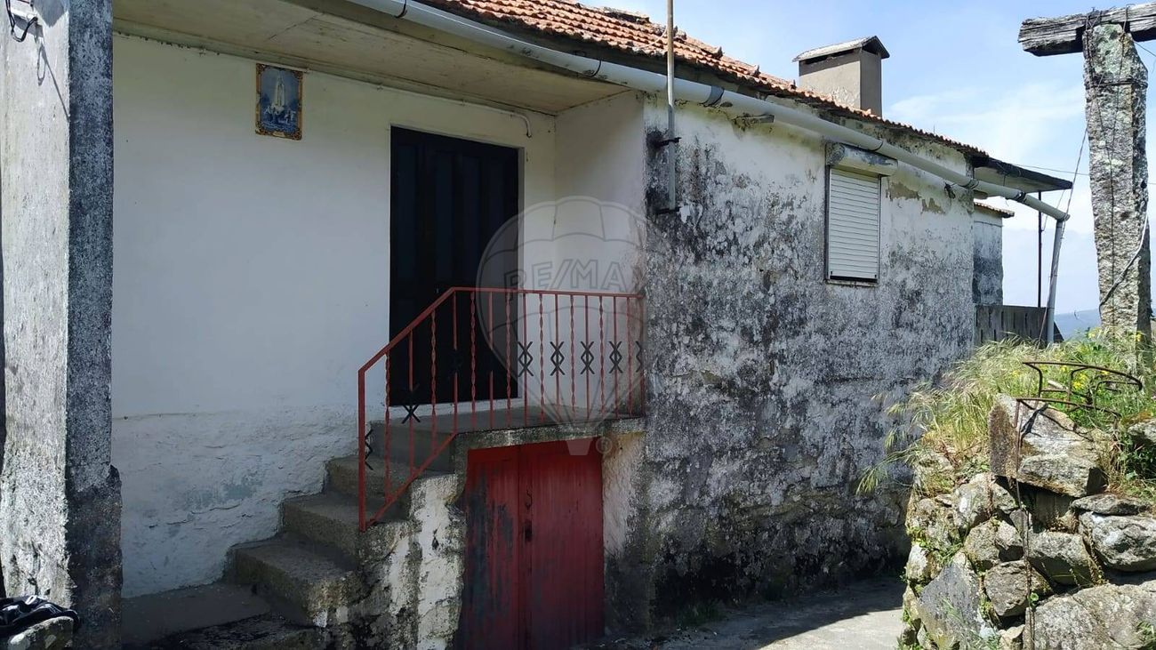 Casa de 2 dormitorios en Santiago de Piaes, Portugal No. 187797