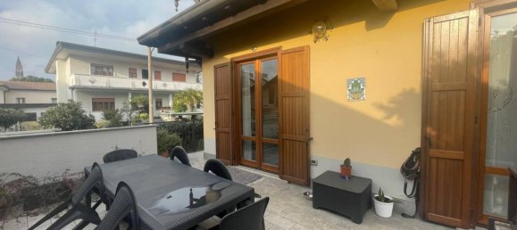 3 bedrooms Villa in Villa Cortese, Italy No. 8985 2