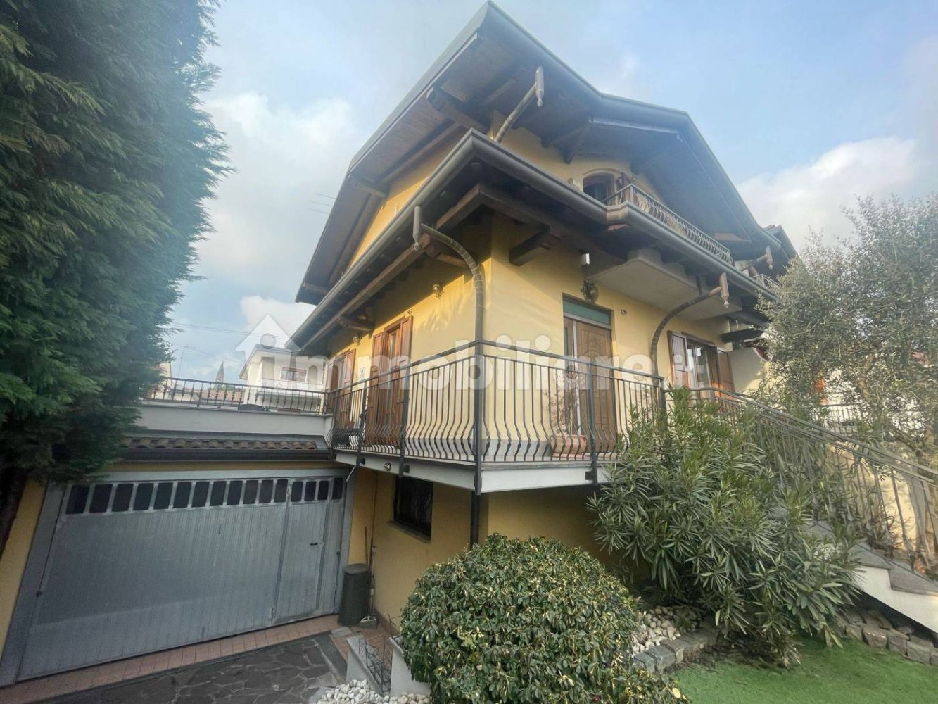 3 bedrooms Villa in Villa Cortese, Italy No. 8985