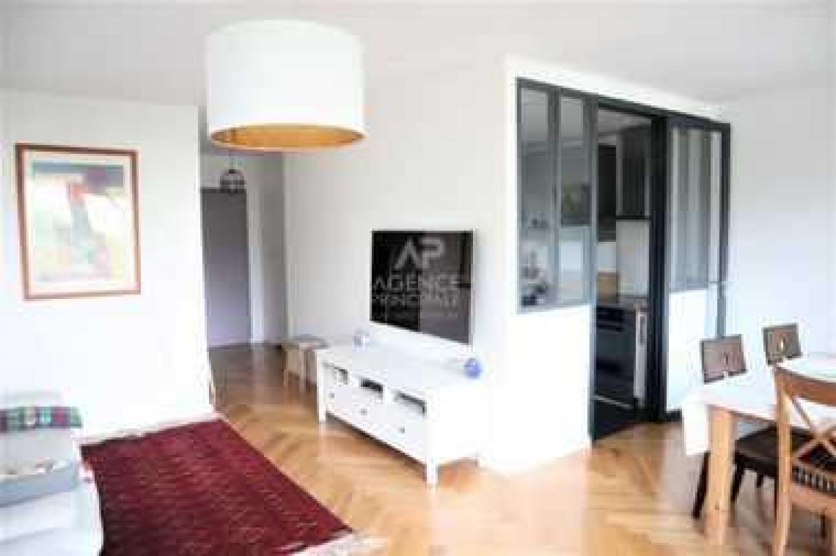 Condominio de 2 dormitorios en Chatou, France No. 31965