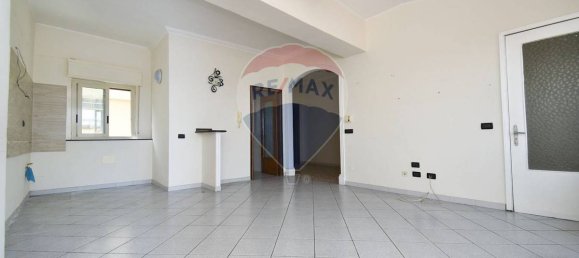 3 Schlafzimmer Wohnung in Paterno, Italy, Nr. 296168 9