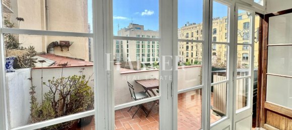 3 bedrooms Apartment in Eixample, Spain No. 190321 2
