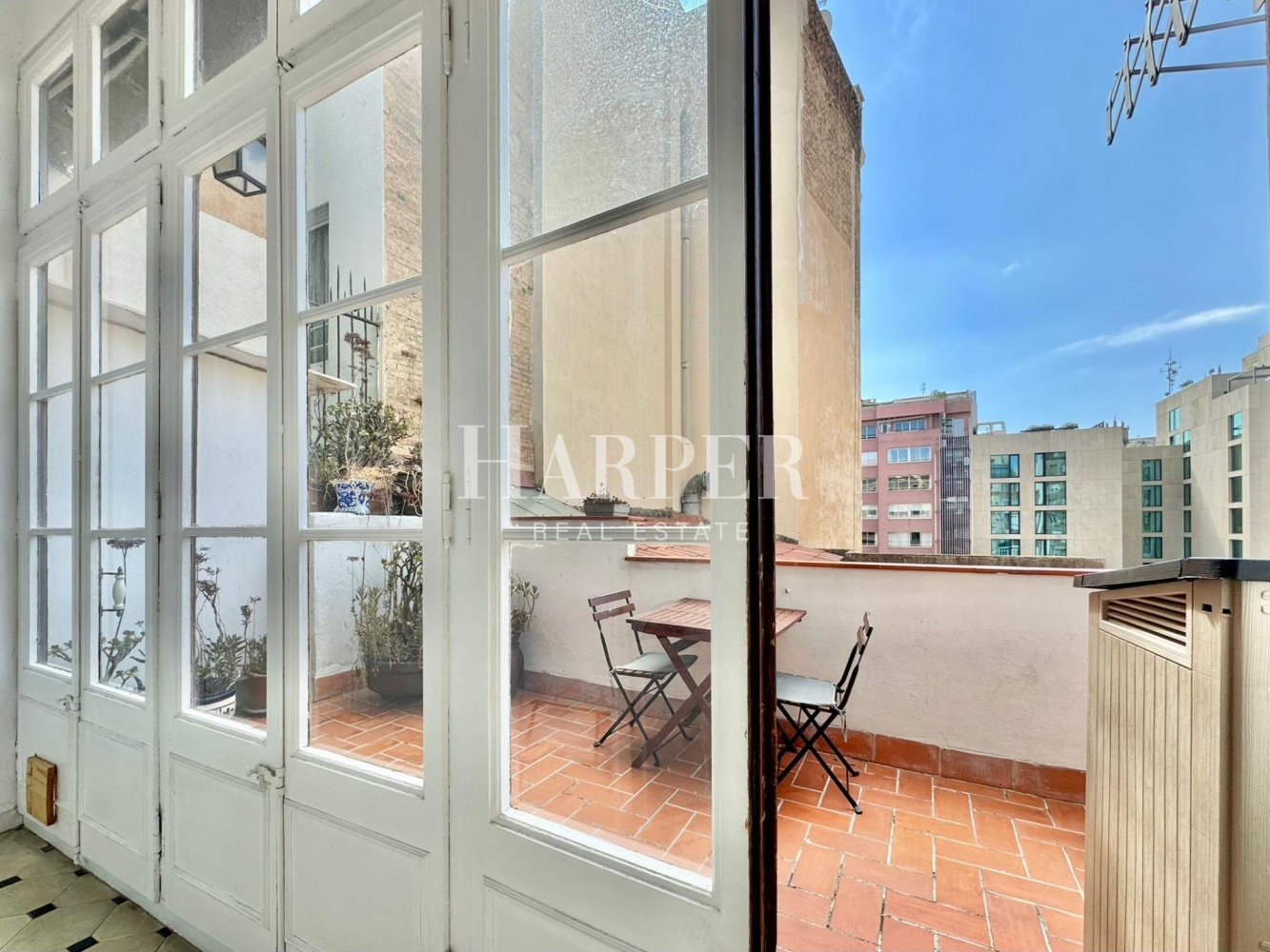 3 bedrooms Apartment in Eixample, Spain No. 190321
