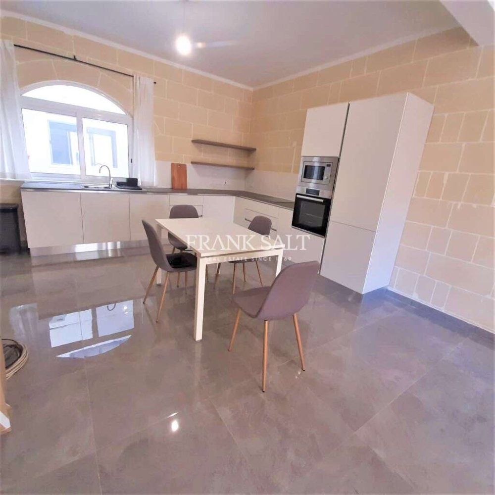 Apartamento de 3 dormitorios en Fontana, Malta No. 5861
