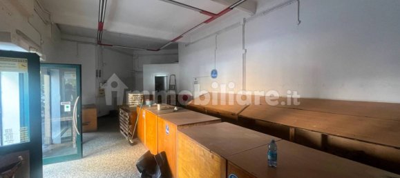 1-Zimmer Gewerbliche Immobilie in Genoa, Italy, Nr. 329983 3