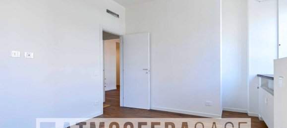 3 rooms Apartment in Bergamo, Italy No. 276492 13