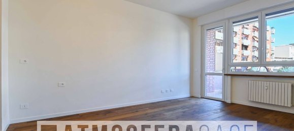 3 rooms Apartment in Bergamo, Italy No. 276492 3