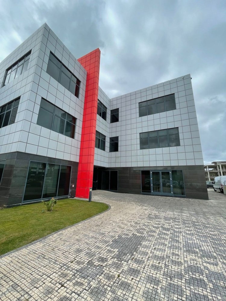 Офис 338м² в Синтра, Португалия № 10725