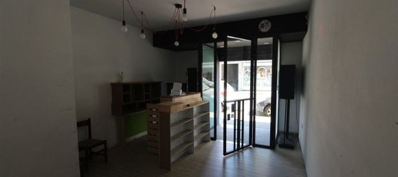 2 rooms Commercial property in Florence, Italy No. 151325 6