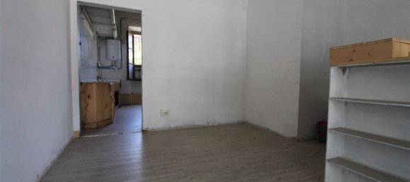 2 rooms Commercial property in Florence, Italy No. 151325 2