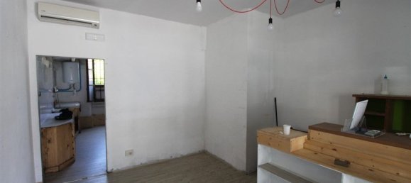 2 rooms Commercial property in Florence, Italy No. 151325 8