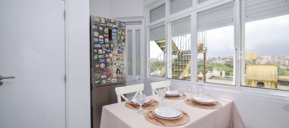 2 bedrooms Apartment in Lisbon, Portugal No. 10682 3